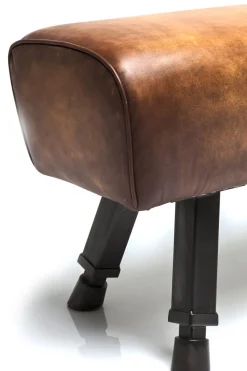 KARE24.se Bänk Gym Gabby - Industristil i Brun Konstläder, 153cm - KARE Design Discount