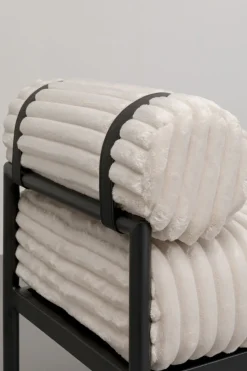 KARE24.se Bänk Tilly, 140cm - KARE Design