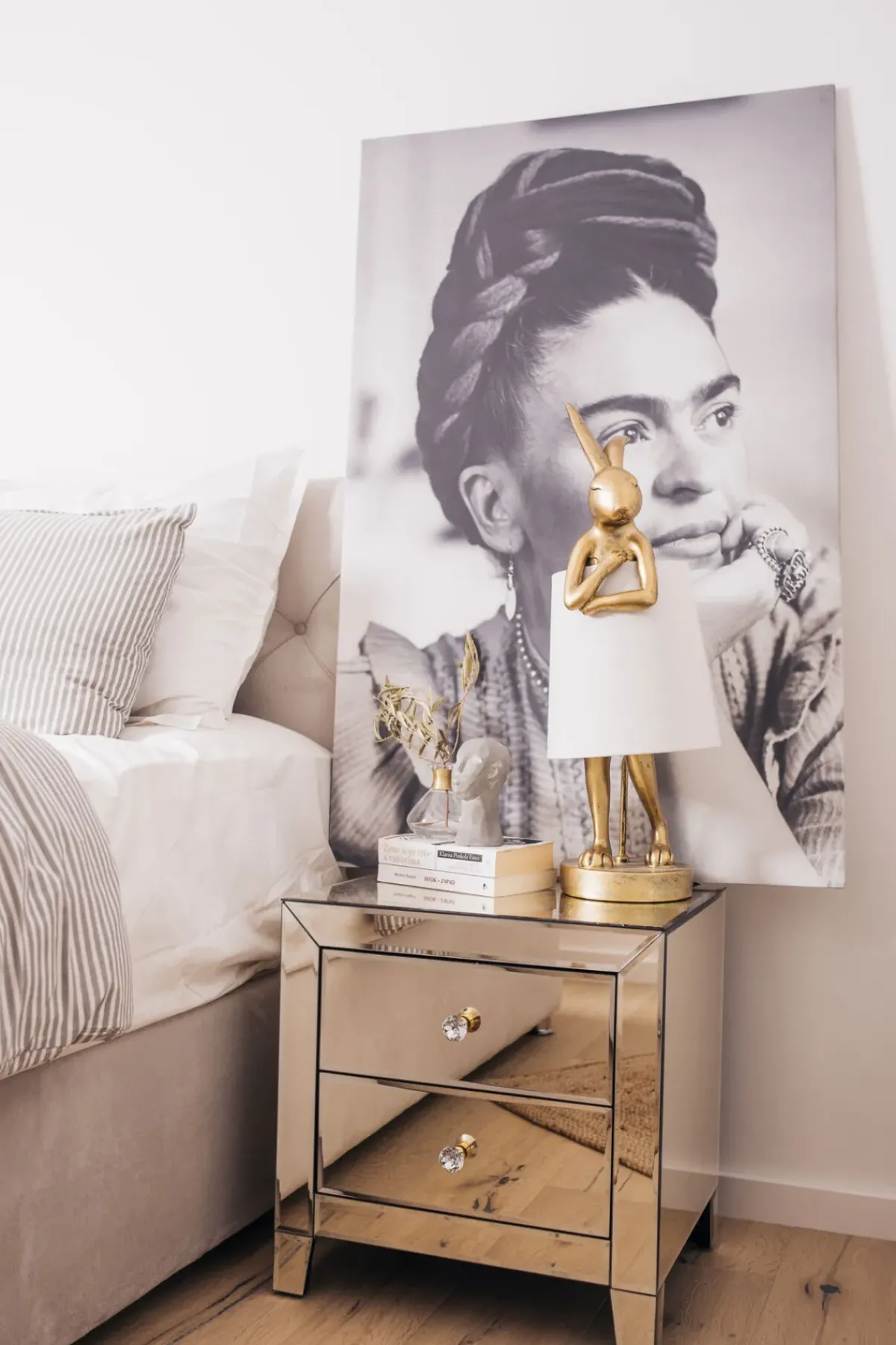 KARE24.se Bordslampa Animal Rabbit - Kanin, Guld 68cm - KARE Design Outlet