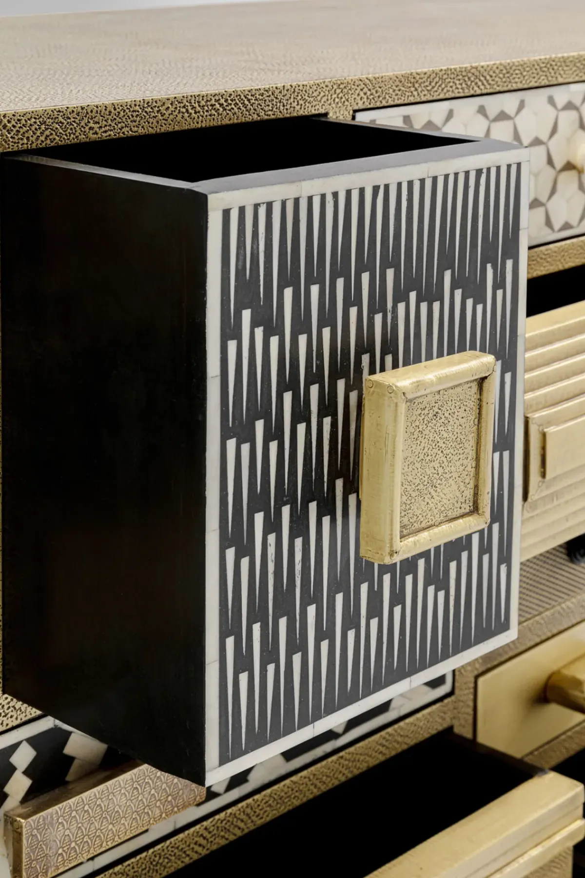 KARE24.se Byrå Chalet - Guld, 13 lådor - KARE Design