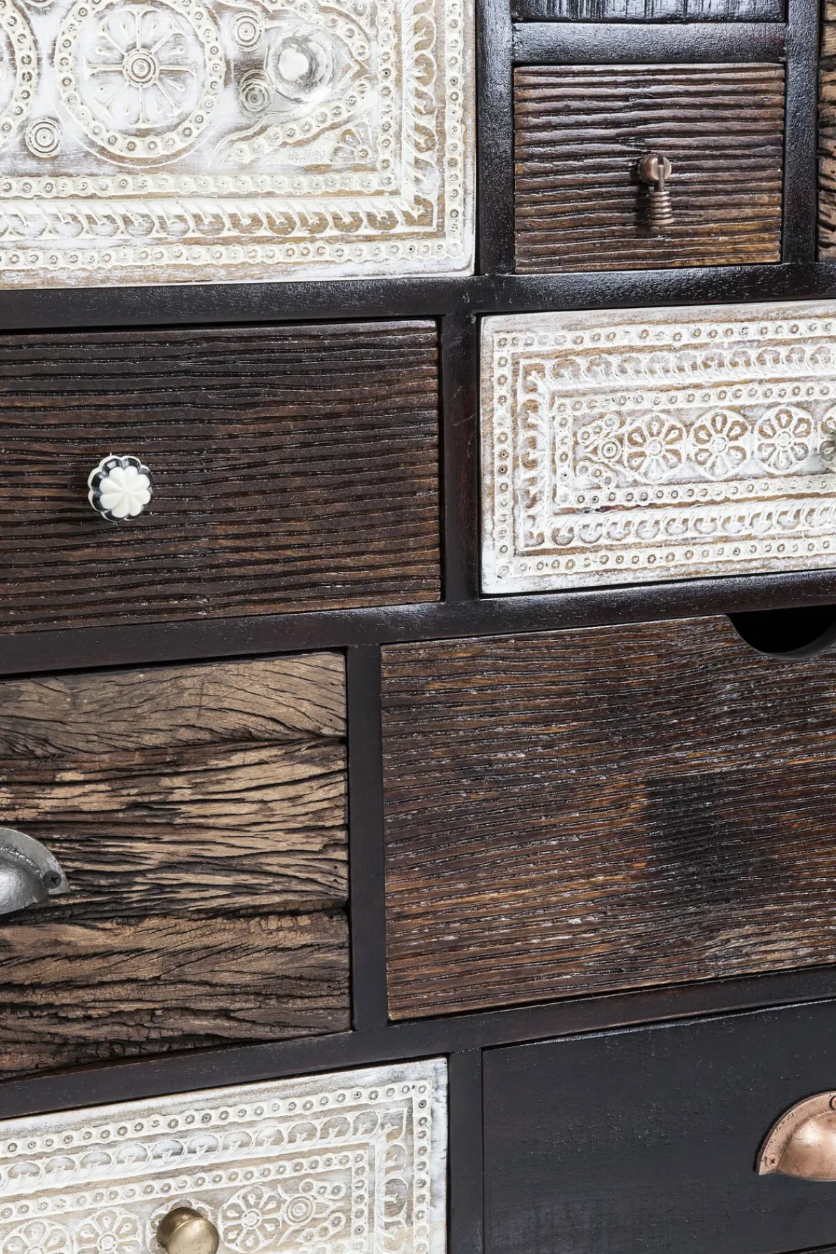 KARE24.se Byrå Finca - Rustik Patina i Ljust och Mörkt Trä, 14 lådor - KARE Design Sale