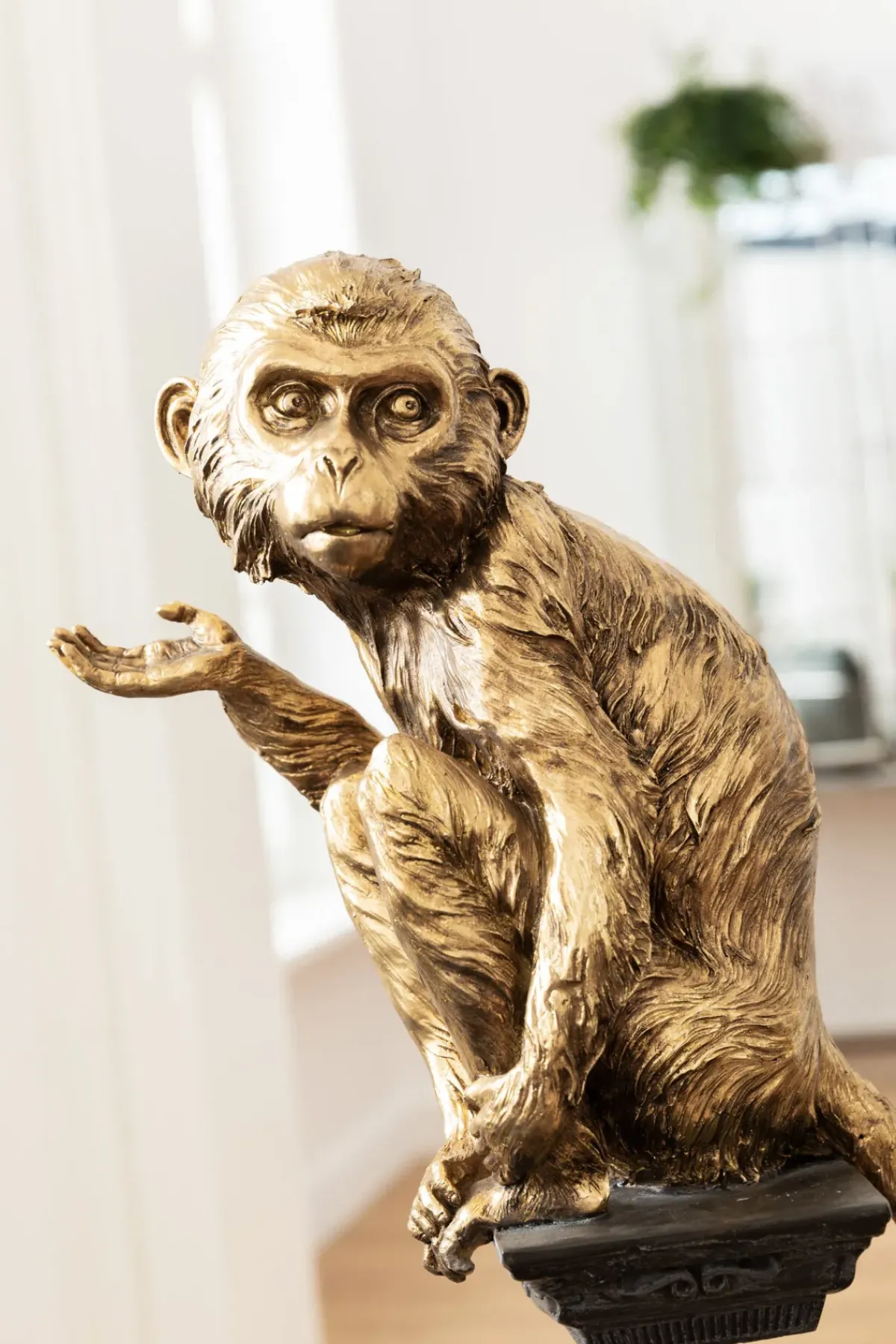 KARE24.se Dekor Circus Monkey - dekorfigur på piedestal, 109cm - KARE Design Clearance