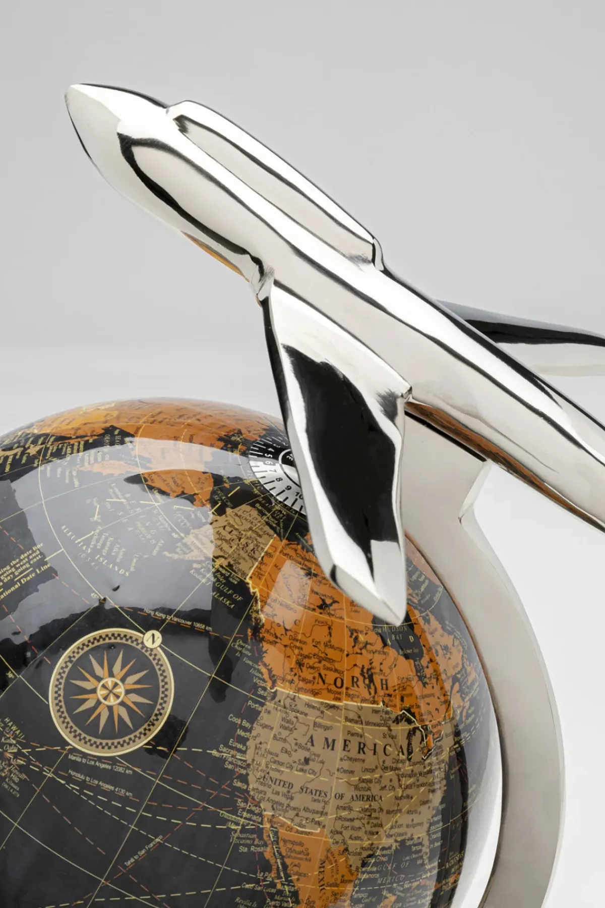 KARE24.se Dekor Globe Top Plane - Jordglob Med Plan, 39cm - KARE Design Best