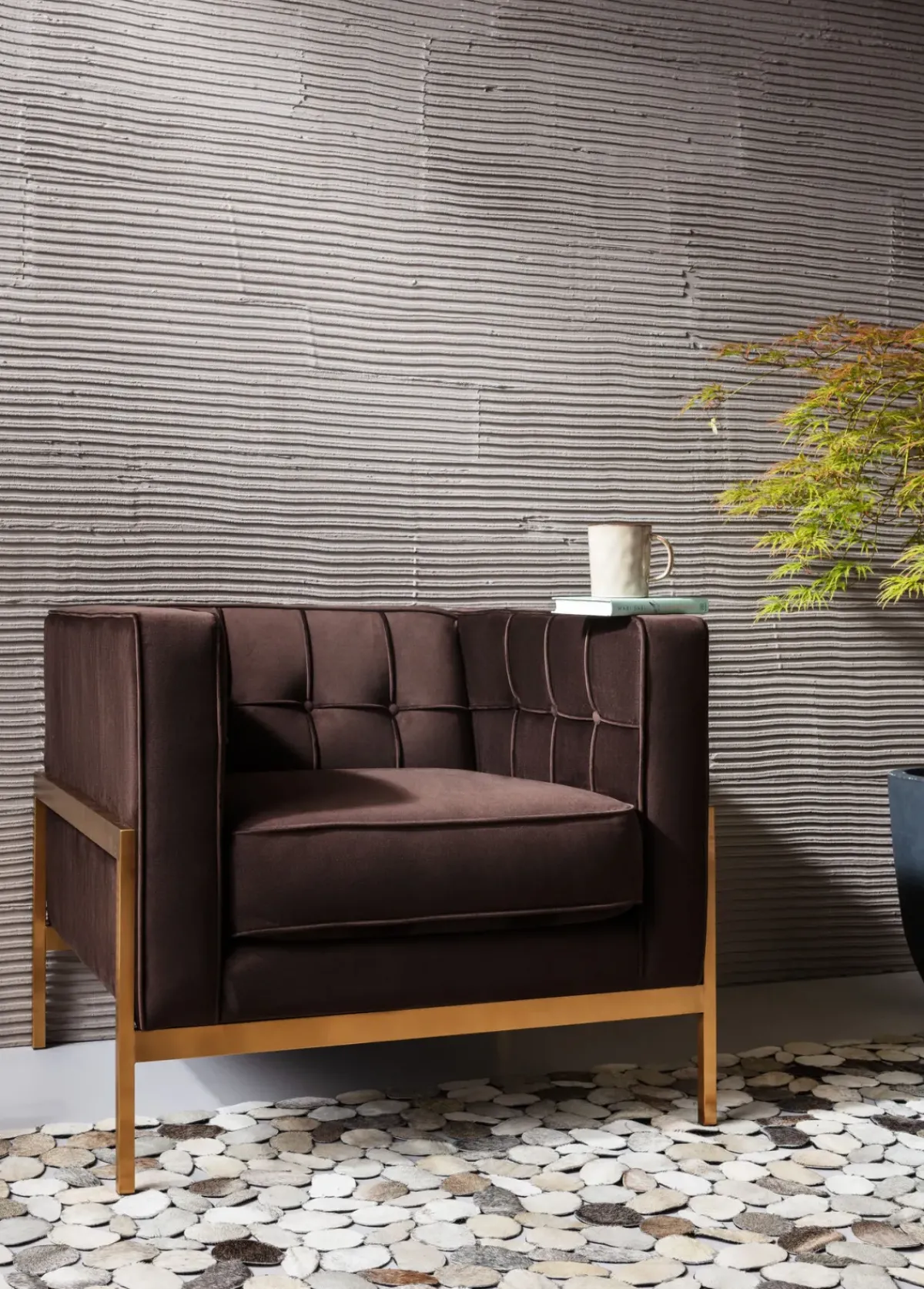 KARE24.se Fåtölj Loft - Brun Sammet/Mässing - KARE Design Best