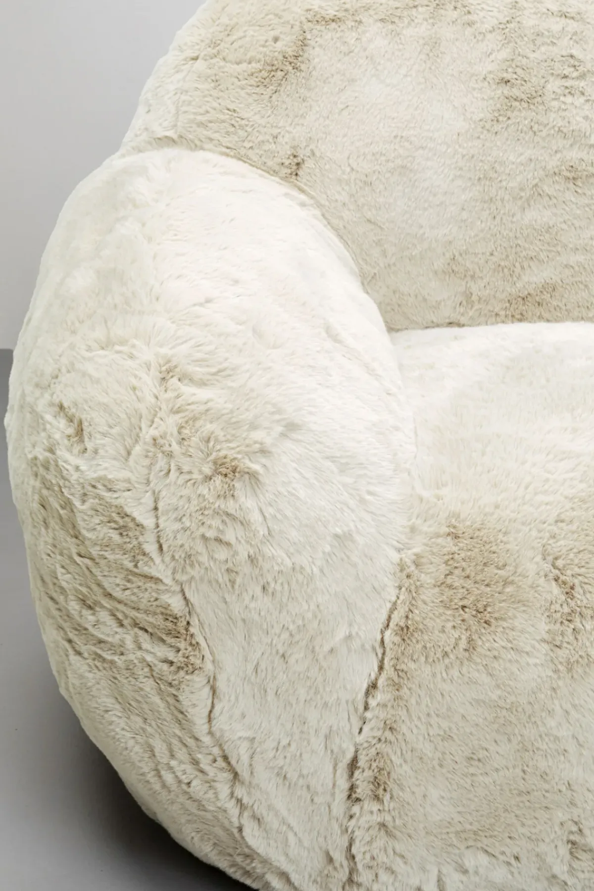 KARE24.se Fåtölj Mika - Cream - KARE Design New
