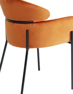 KARE24.se Karmstol Alexia - Stol i Orange Sammet med Armstöd - KARE Design Clearance