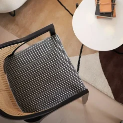 KARE24.se Karmstol Horizon - Stol i Rotting med Armstöd - KARE Design Sale