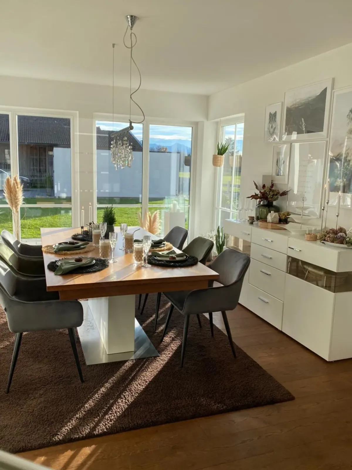 KARE24.se Karmstol San Fransisco - Stol med Armstöd - Grå Sammet/Svart - KARE Design Outlet