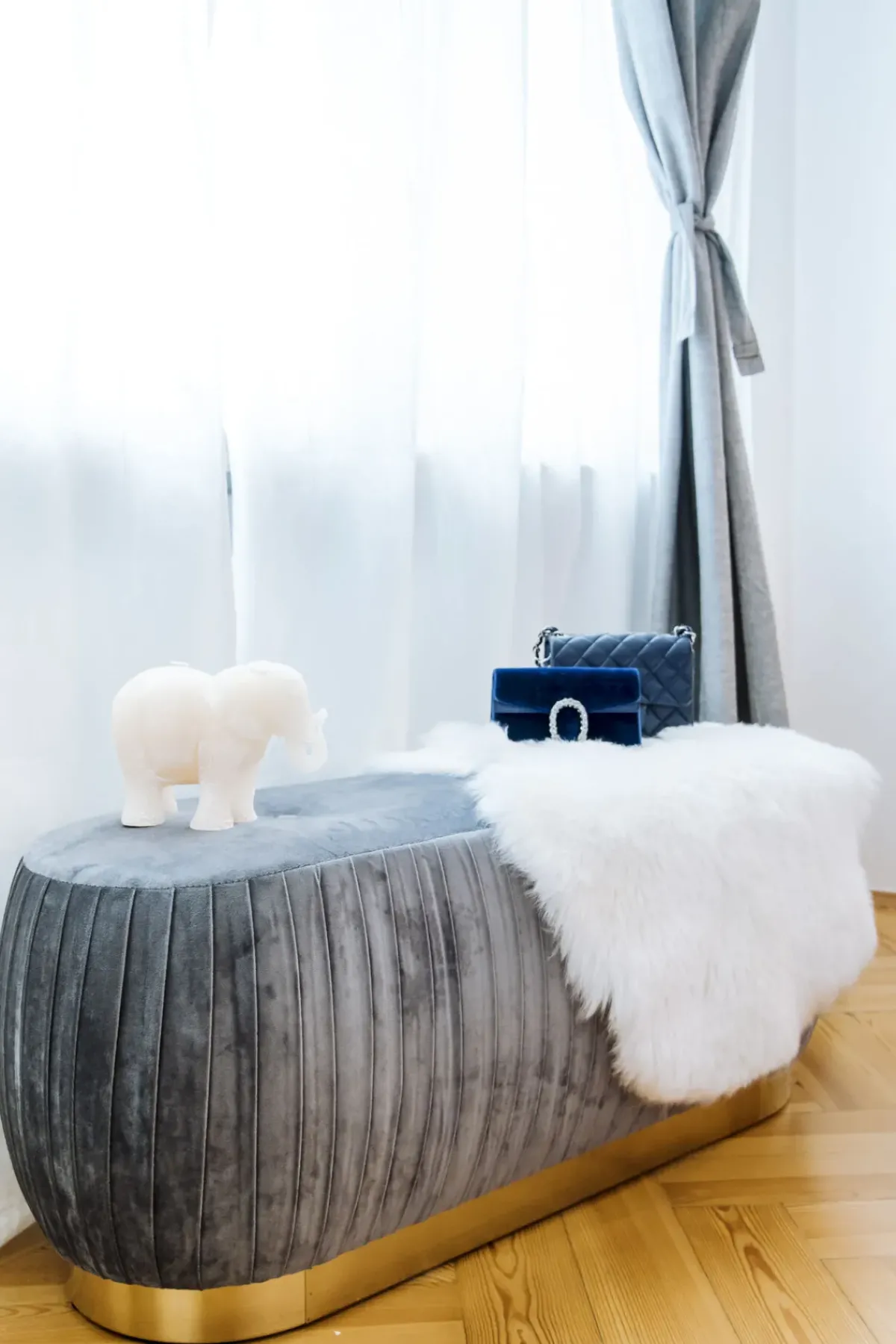 KARE24.se Lammskinn Heidi Vit 85x65cm - KARE Design Online