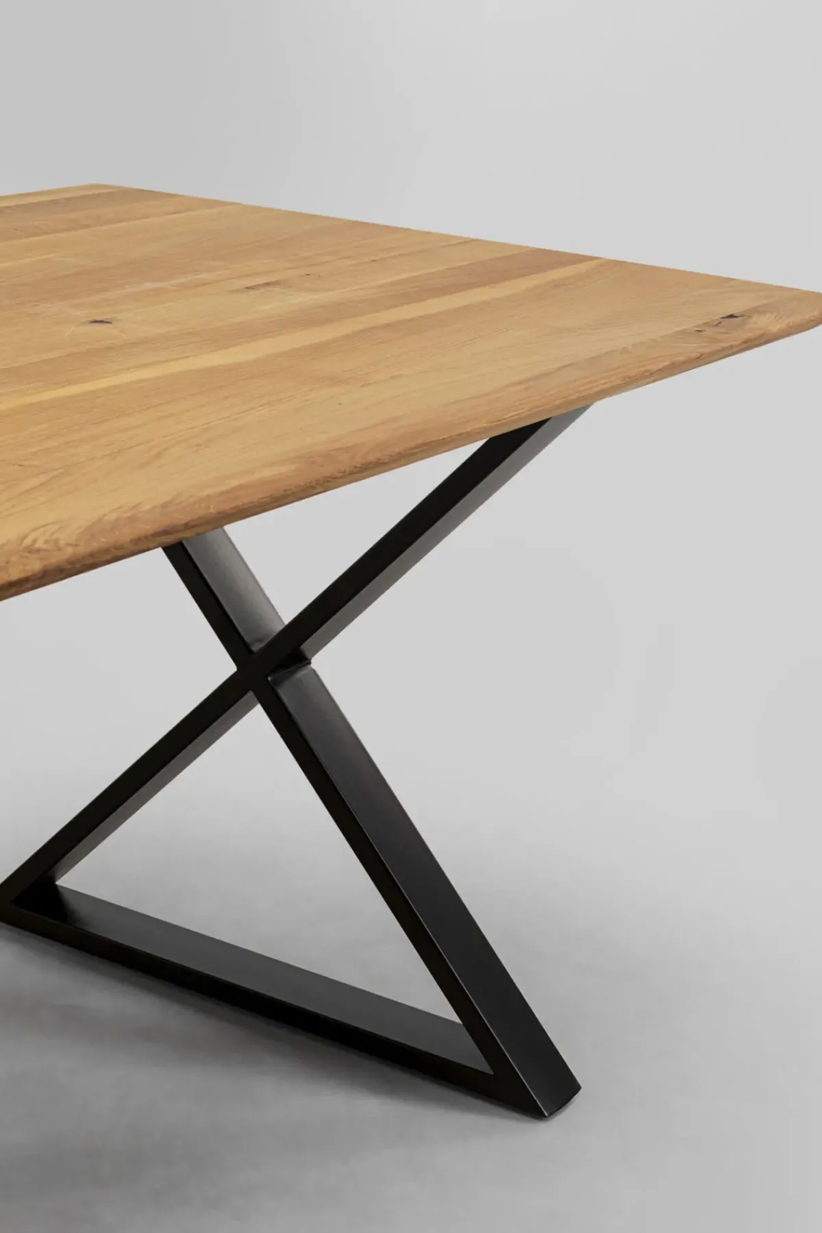 KARE24.se Matbord Symphony, 200x100cm - Massiv Ek/Svart Kryssben - KARE Design New