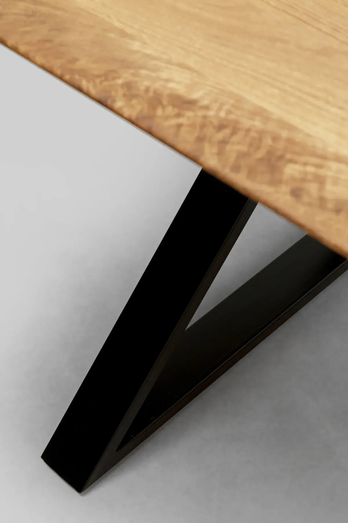KARE24.se Matbord Symphony, 200x100cm - Massiv Ek/Svart Kryssben - KARE Design New