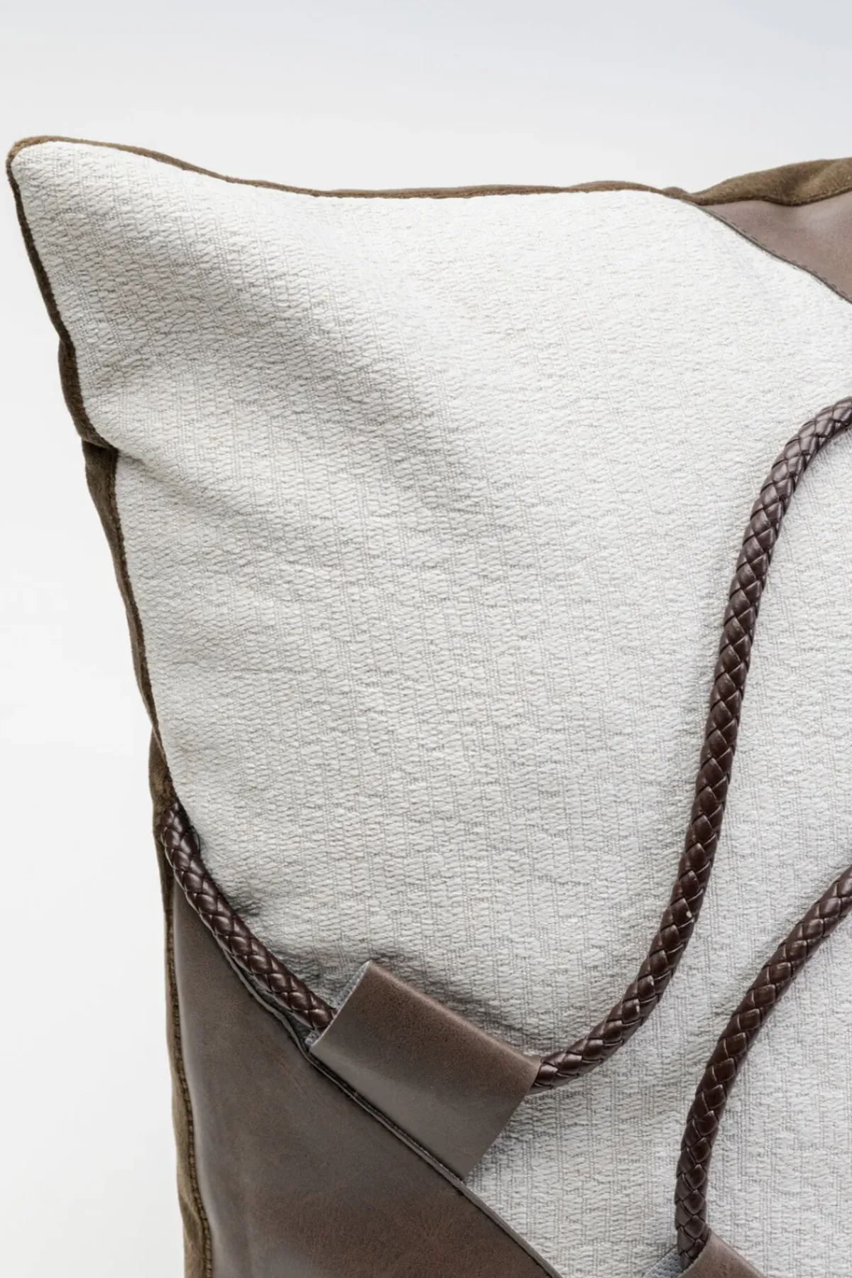 KARE24.se Prydnadskudda Lace - 45x45cm - KARE Design Online