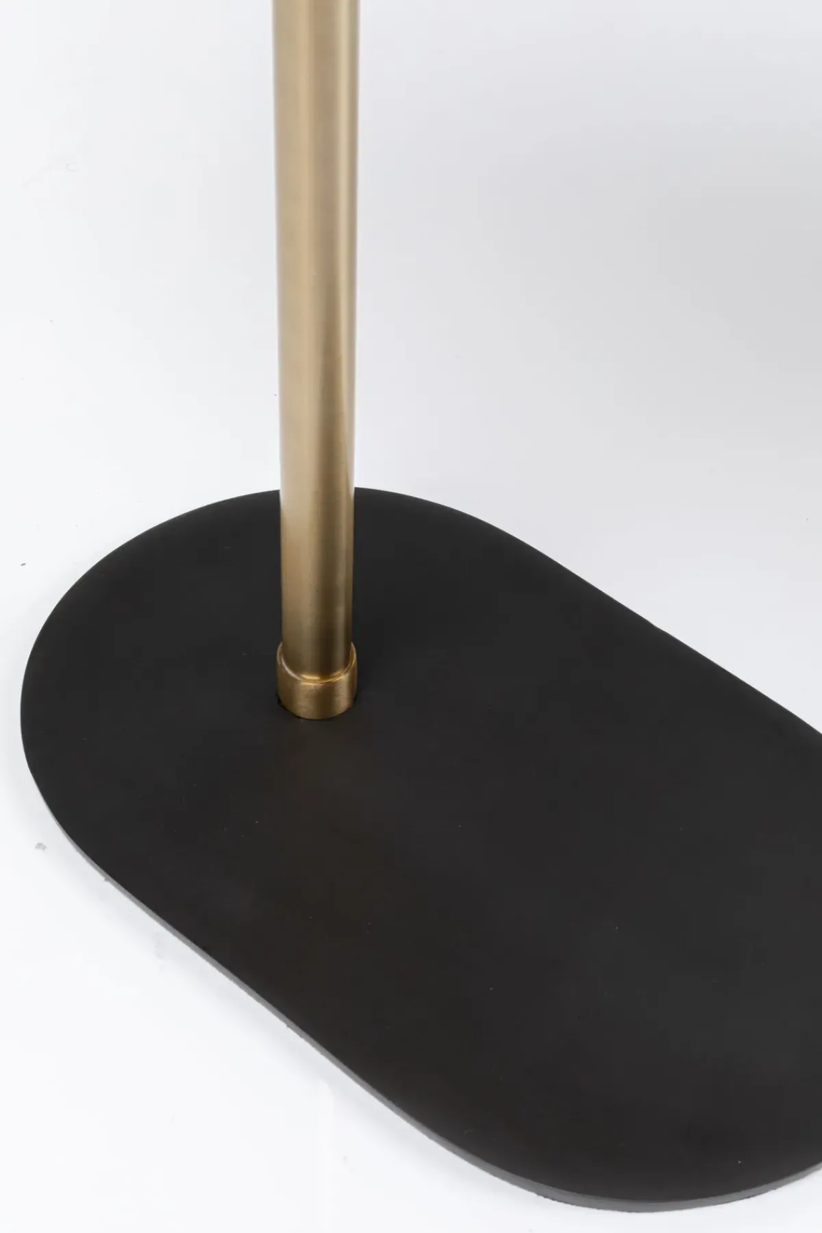 KARE24.se Sidobord Slide - Mässing/Svart, 50x30cm - KARE Design Discount