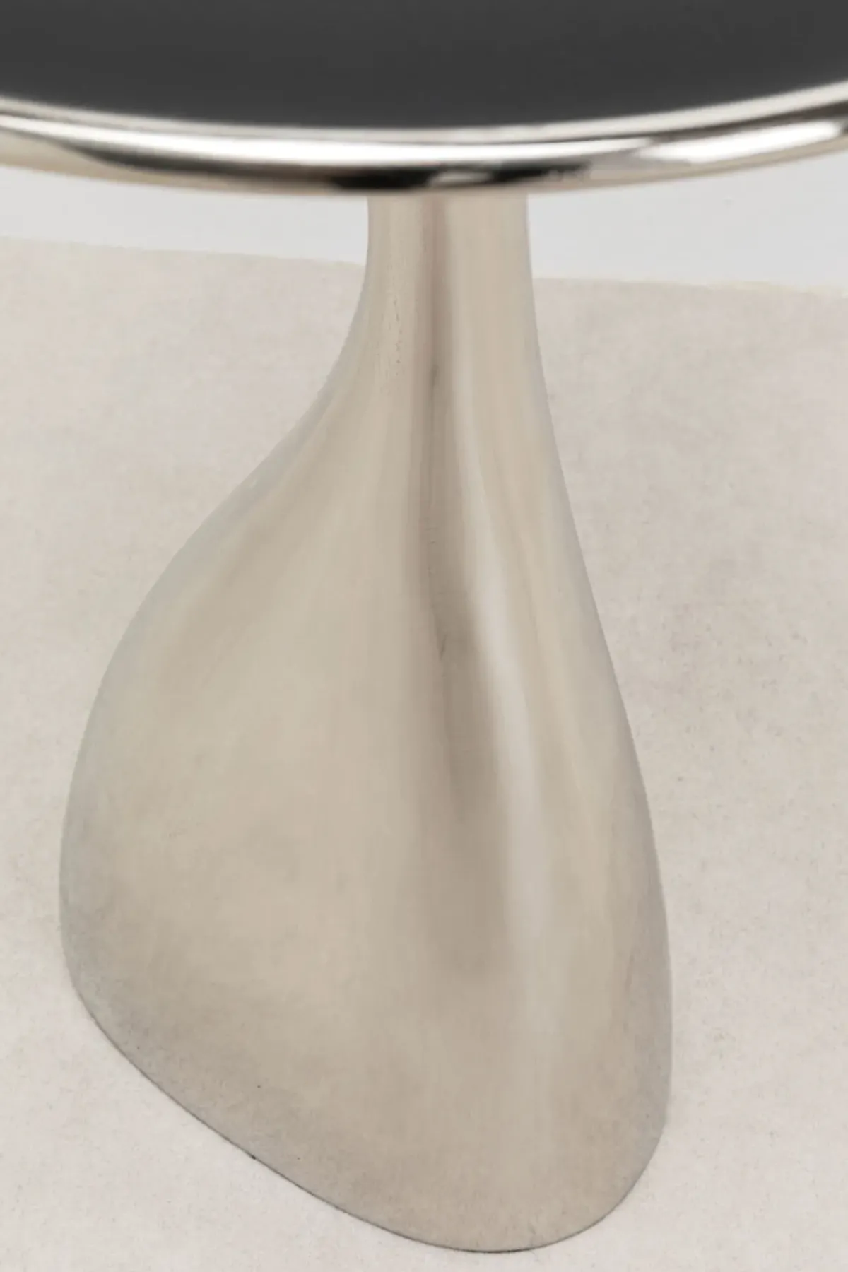 KARE24.se Sidobord Spacey - Silver, Ø36cm - KARE Design Clearance
