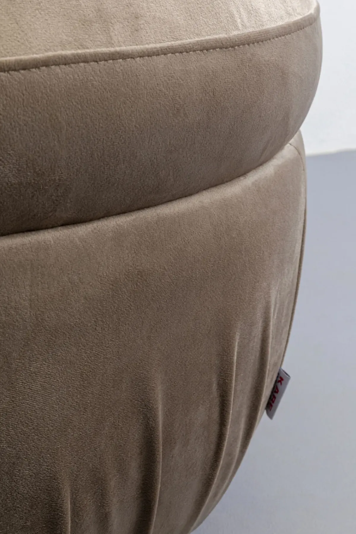 KARE24.se Sittpuff Nube - Grå Ø56cm - KARE Design New