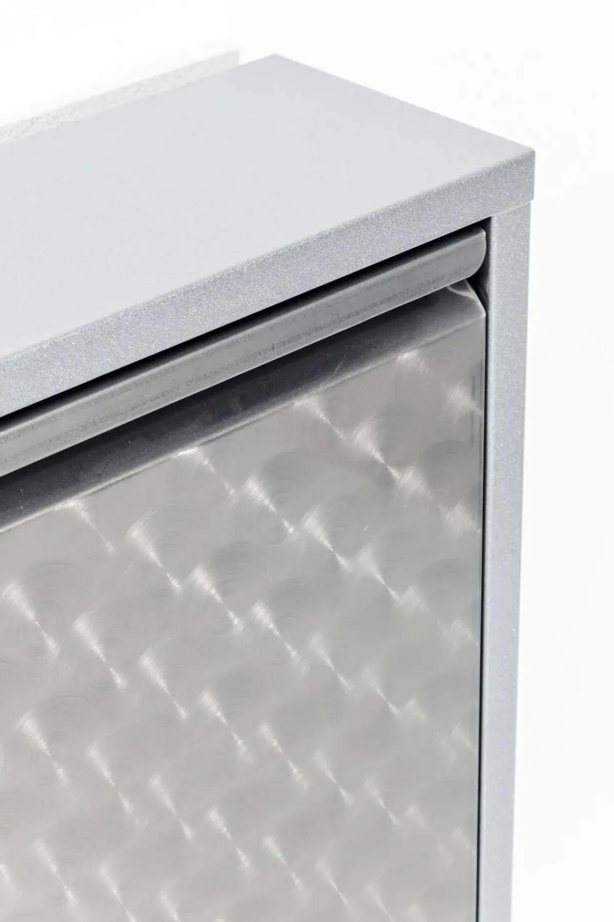 KARE24.se Skoskåp Caruso - Borstad Metall, 103x50cm - 3 Lådor - KARE Design Discount