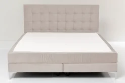 KARE24.se Säng Benito Star Cream 180x200cm - KARE Design Discount