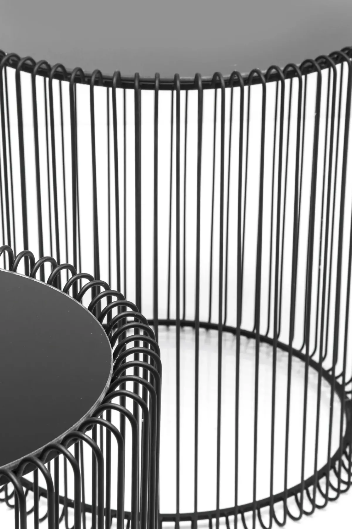 KARE24.se Soffbord Wire Rund - Set med 2 Svarta Sidobord/Svart Glas, Ø44/32,5cm - KARE Design Best