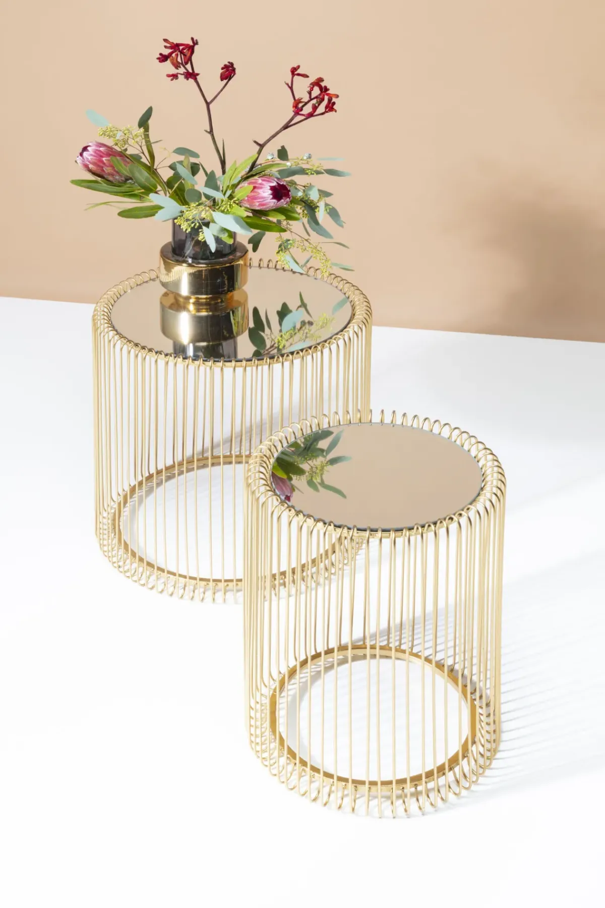 KARE24.se Soffbord Wire - Set med 2 Sidobord i Mässing/Spegelglas, Ø44/32,5cm - KARE Design Best
