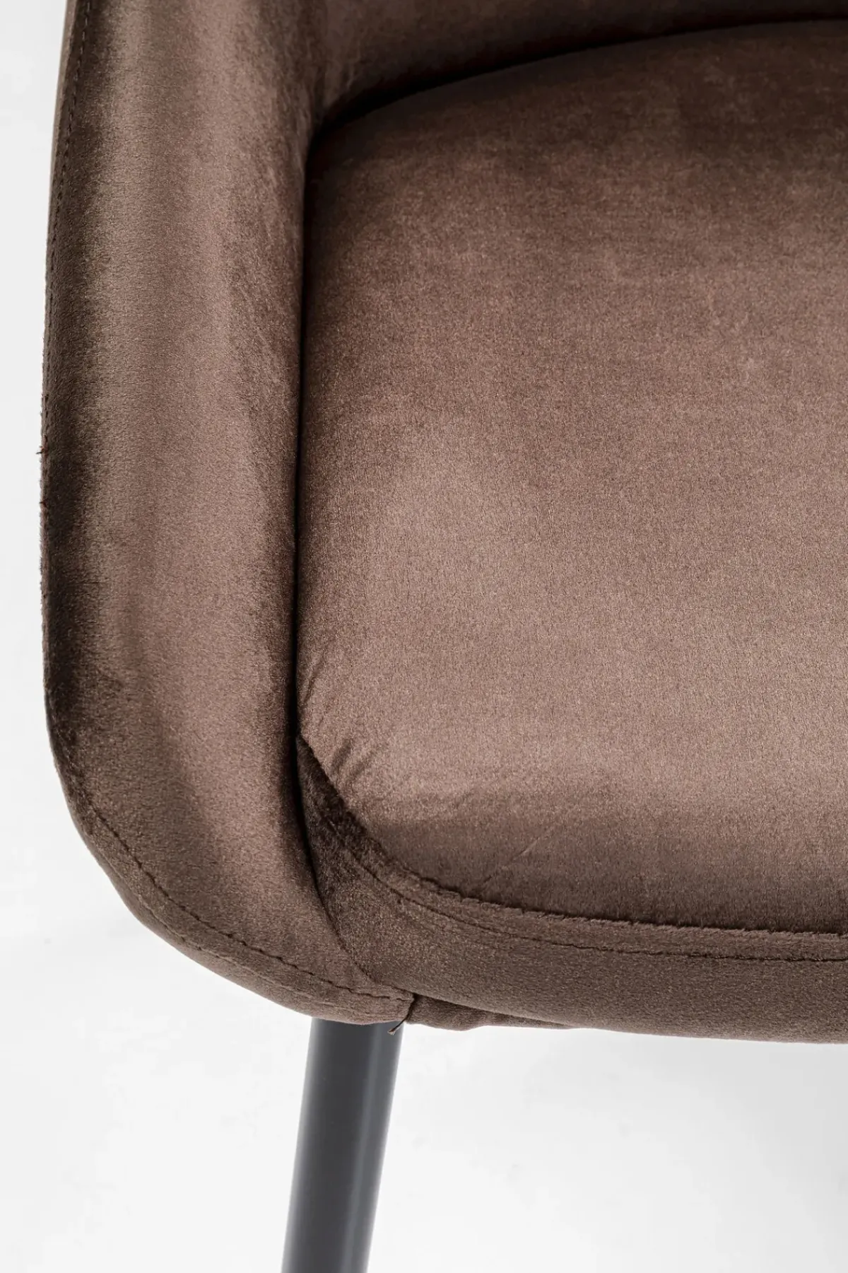 KARE24.se Stol East Side - Brun Sammet, Svarta Ben - KARE Design Outlet