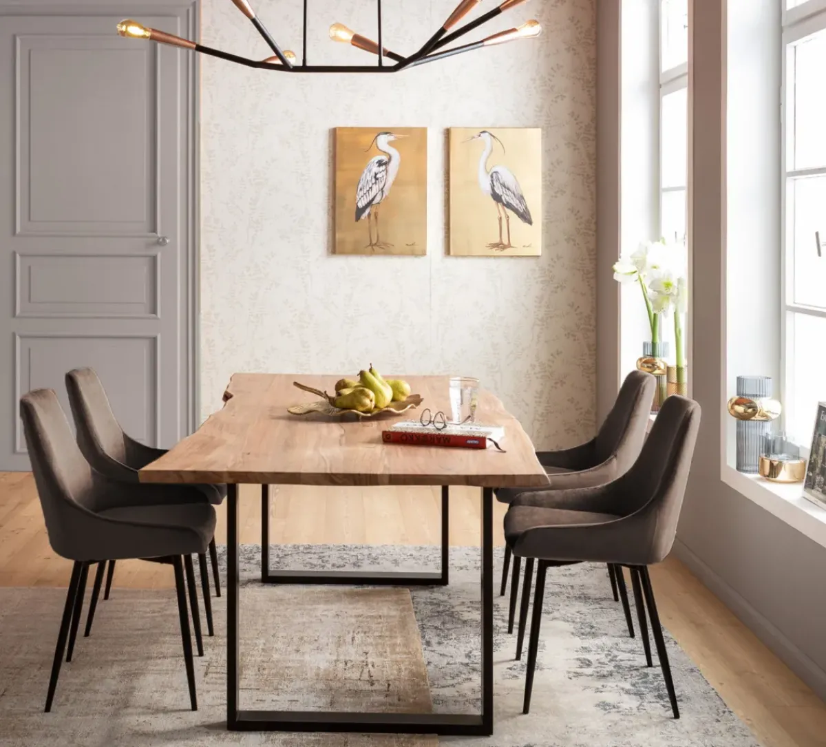KARE24.se Stol East Side - Brun Sammet, Svarta Ben - KARE Design Outlet