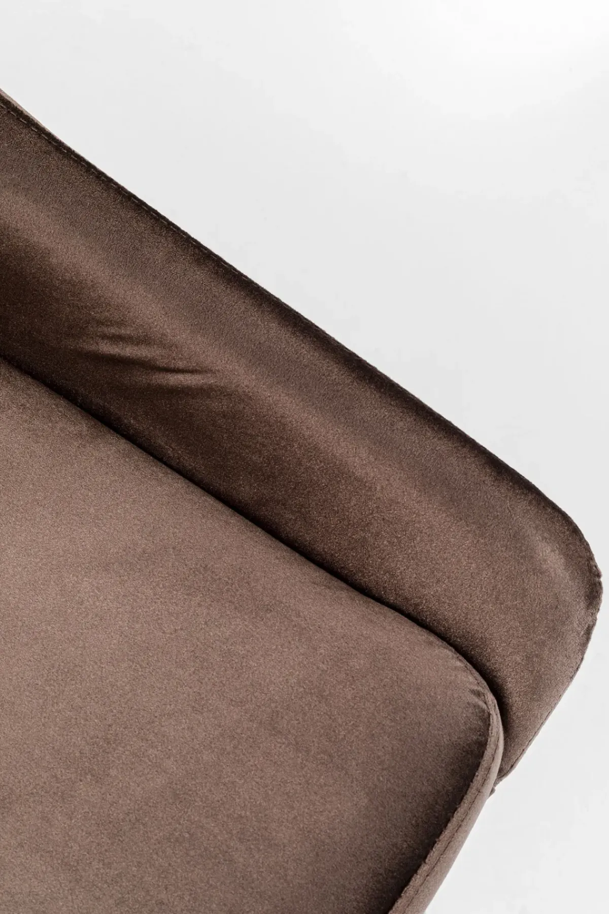 KARE24.se Stol East Side - Brun Sammet, Svarta Ben - KARE Design Outlet