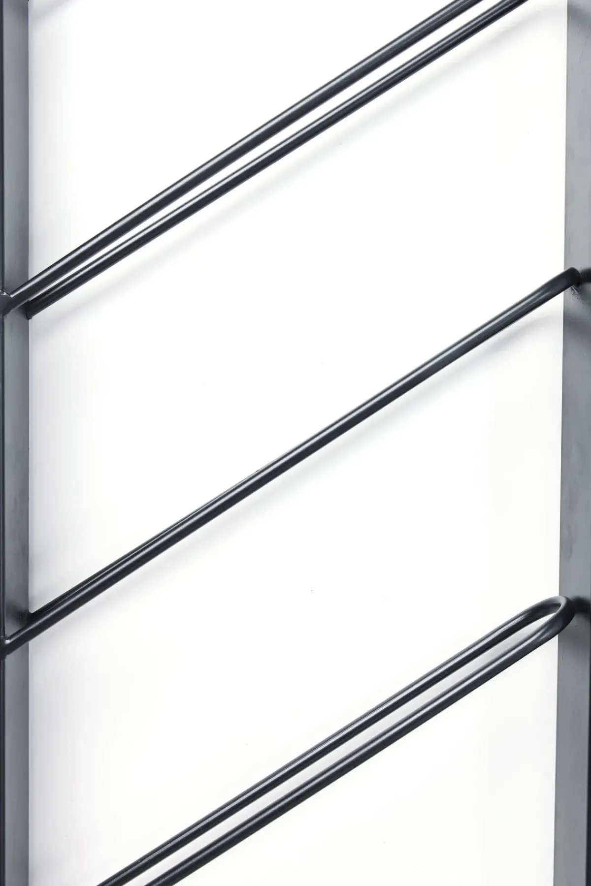 KARE24.se Vinhylla Bistro - Vägghängt Vinställ Svart, 36x160cm - KARE Design Outlet