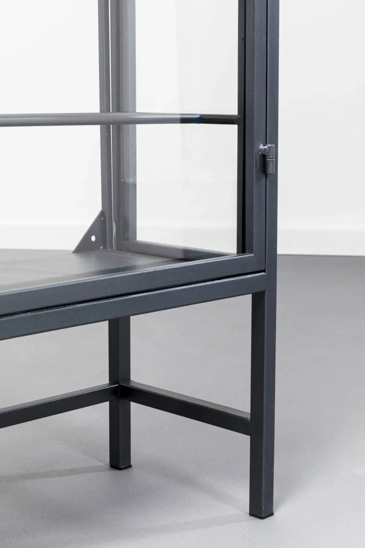 KARE24.se Vinhylla Suri - Vitrinskåp, 180x75cm - KARE Design Best